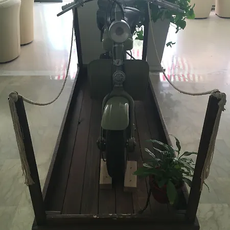 De Amicis Отель Риччоне