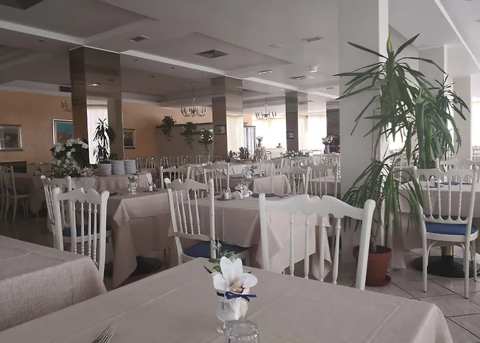 De Amicis 3* ריצ'יונה