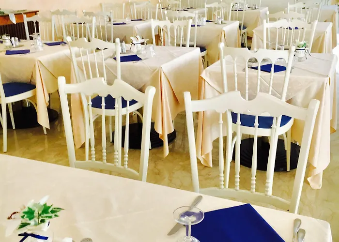 De Amicis 3* ריצ'יונה