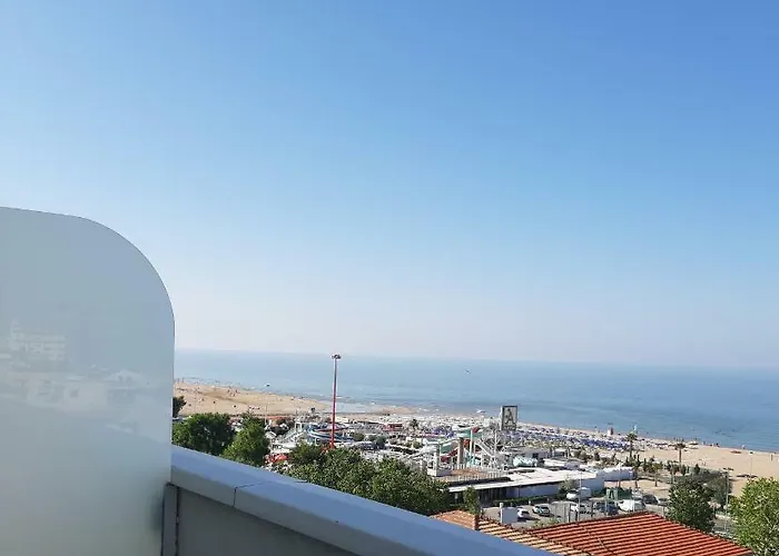 De Amicis 3* ריצ'יונה